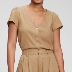 NWT Gap Linen Blend V-Neck Button-Front Shirt in Tan Beige Size Medium